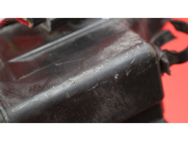 Pojistková skříňka Suzuki Swift II 2013