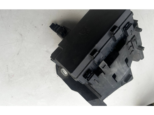 Блок предохранителей Jeep Grand Cherokee