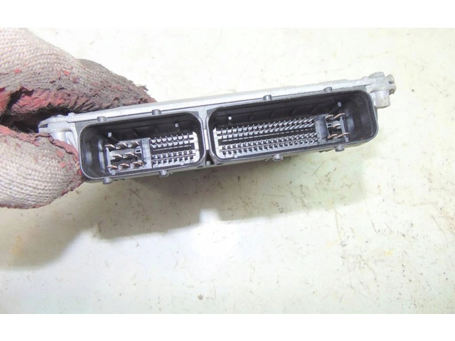 Блок управления двигателя 03E906033A Skoda Fabia Mk1 (6Y)