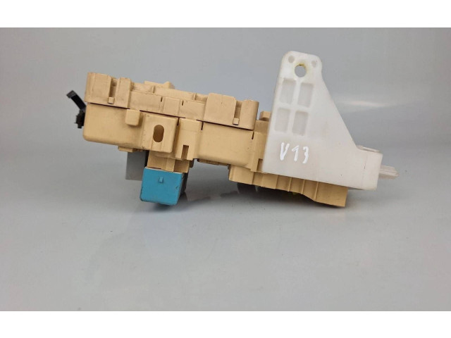 Блок предохранителей 892210F010   Toyota Corolla Verso AR10    