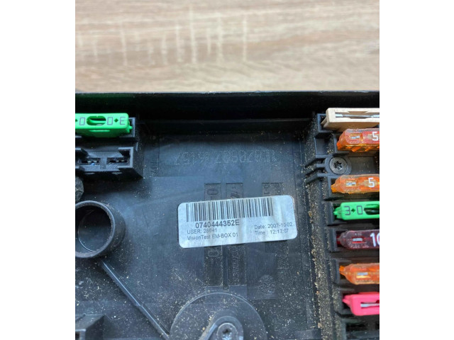 Блок предохранителей 0740444352E Skoda Octavia Mk2 (1Z)