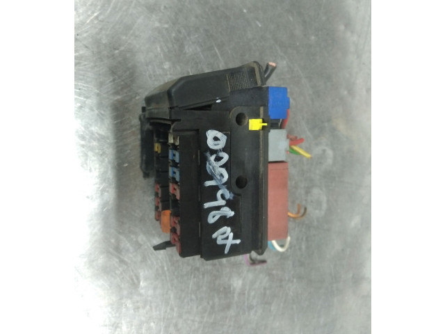 Блок предохранителей 9608173180   Peugeot 406    