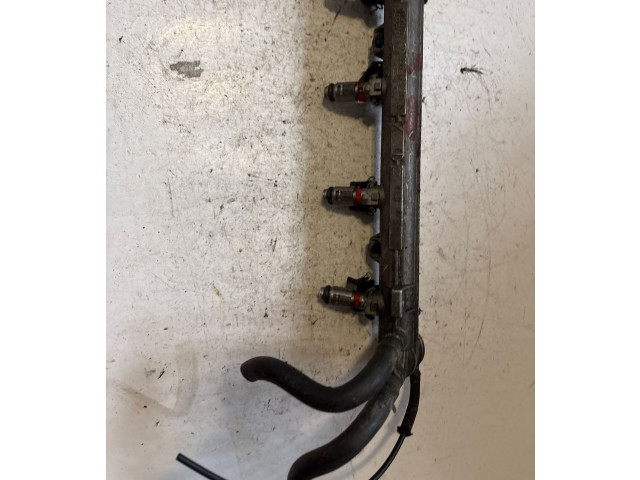 Топливная рампа 036133319   Audi A3 S3 8P   для двигателя BLS