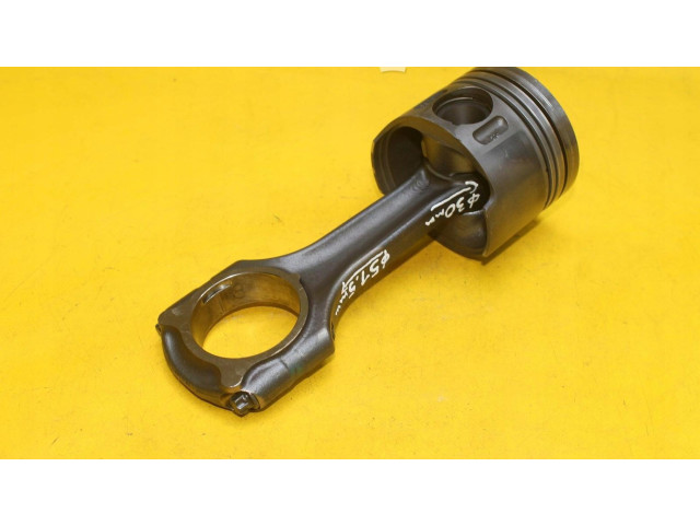 Píst    Mercedes-Benz E W211     