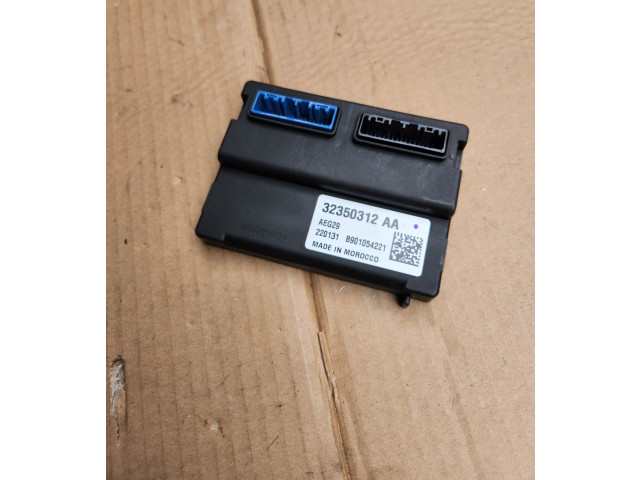 Блок управления 32350312 Volvo XC40