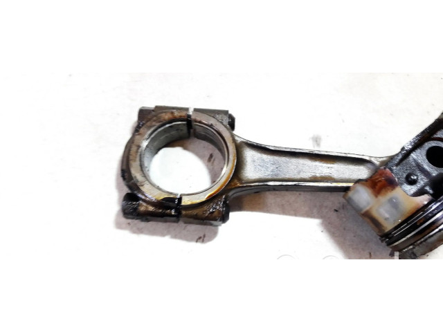 Píst Citroen Xsara pro benzínový motor 1.6