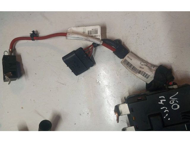 Блок предохранителей 31337183, 202725 Volvo S60