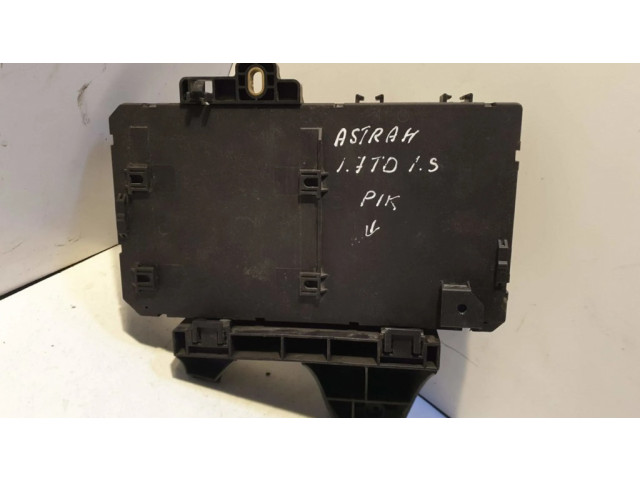 Блок предохранителей 9128576, 9162084   Volvo S70  V70  V70 XC    