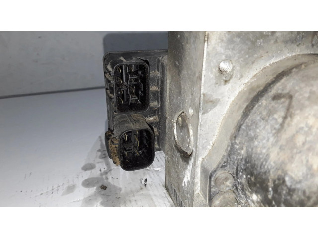 Блок АБС 4451060020, 221701242323 Toyota Land Cruiser (HDJ90) 1996-2002 года