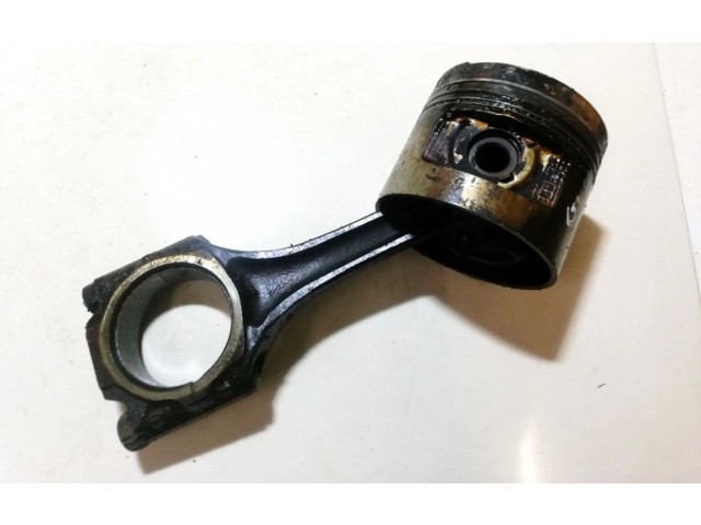  Поршень с шатуном    Volkswagen PASSAT B2  