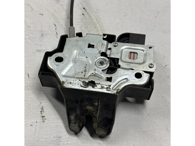 Zámek zadních dveří    Lexus IS 220D-250-350 2006