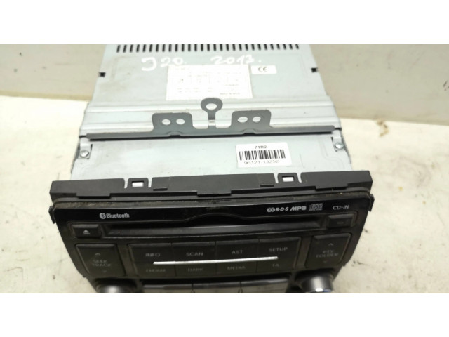 Радио/ проигрыватель CD/DVD / навигация