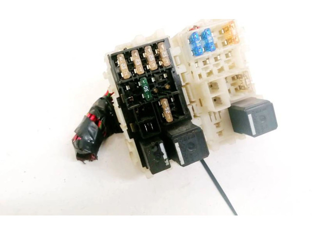 Блок предохранителей     Volvo S80    