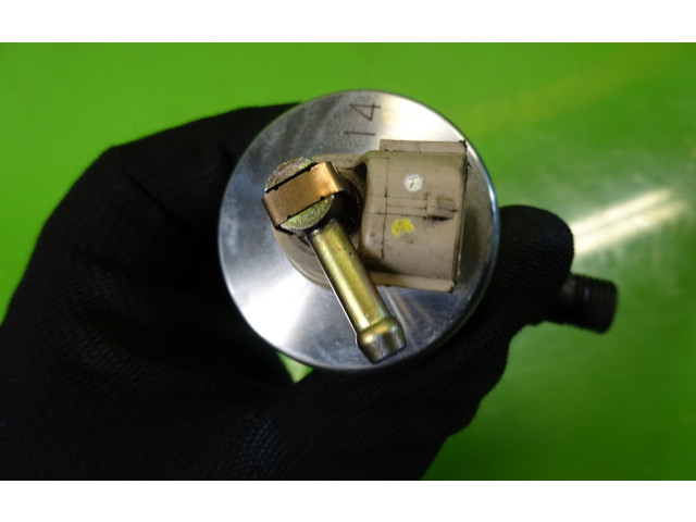 Vstřikovač 02083-13H50 Mazda MPV II LW