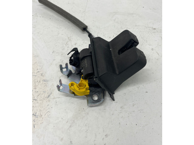 Замок багажника 3V9827520    Skoda Superb B8 (3V) 2015 - 2024 года