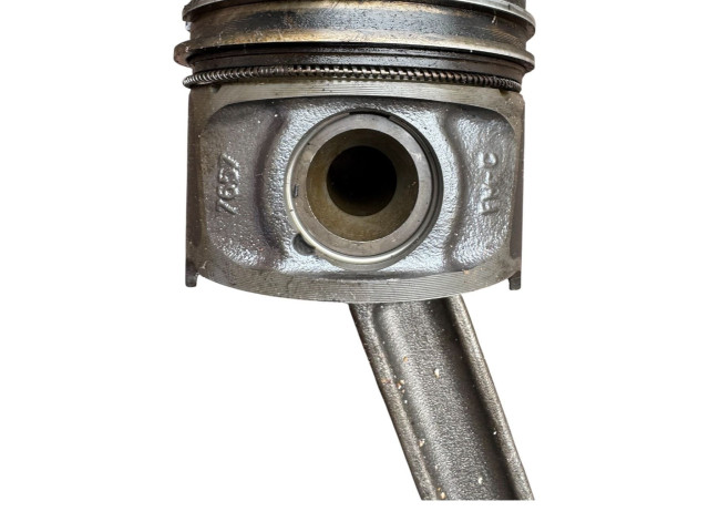  Поршень с шатуном K9K892   Dacia Sandero  