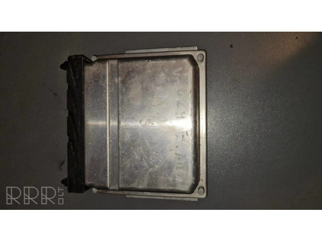 Блок управления двигателя 0261206272, 09470738B   Volvo S70  V70  V70 XC