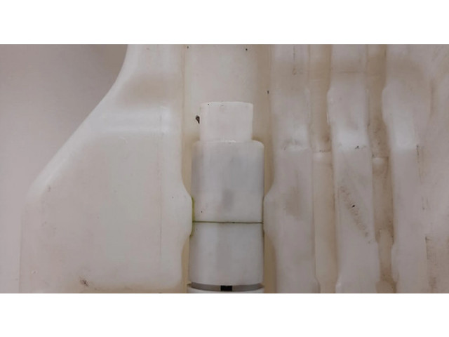 Бачок оконной жидкости