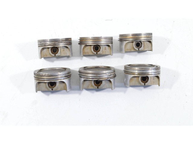 Píst 99610391574, 99610391573   Porsche 911 996    M96.70 