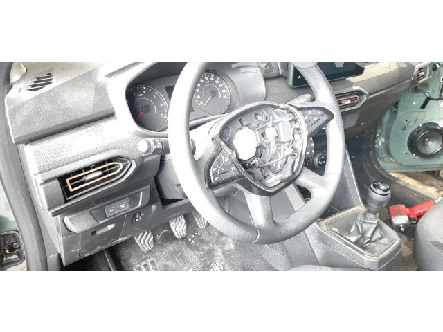 Руль Dacia Sandero III  2020 -  года 484007754R      