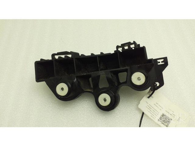 Задний держатель бампера