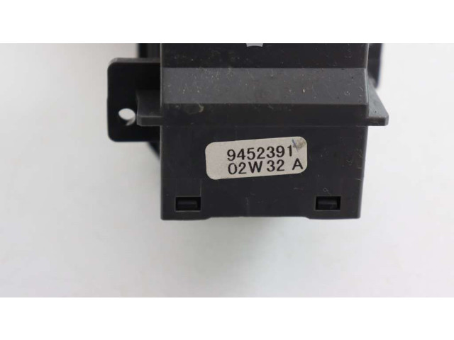 Ручка стеклоочистителей 31268582   Volvo V70