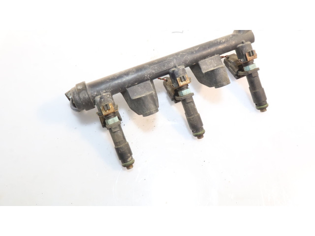 Топливная рампа    Skoda Fabia Mk2 (5J)   для двигателя BBM