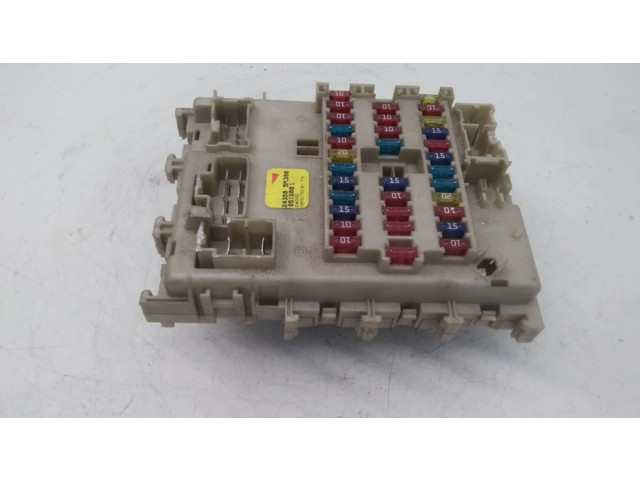 Pojistková skříňka 243505M310 Nissan Almera N16 2004