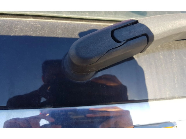 Моторчик заднего дворника     Chevrolet Captiva