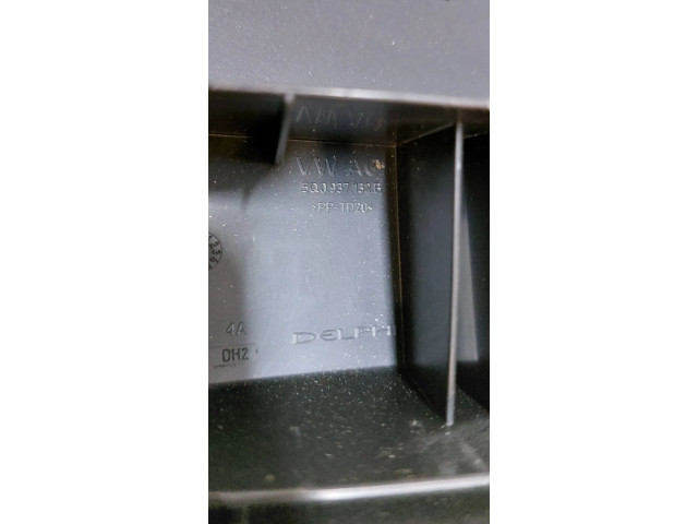 Блок предохранителей 5Q0907361D, 5Q09371125B Skoda Octavia Mk3 (5E)