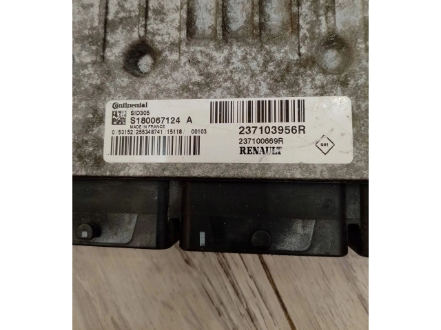 Řídící jednotka 237103956r   Renault Megane III 2013