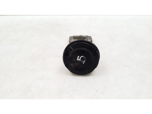 Píst 7843237 BMW 5 F10 F11 pro benzínový motor 4.4 N63 B44 A