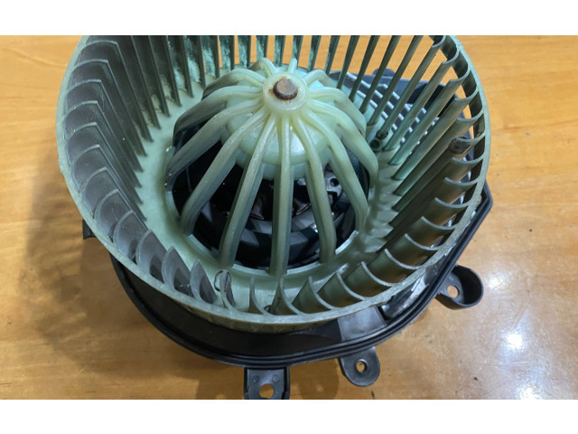 Вентилятор печки    740221233F, 8D1820021   Audi A6 S6 C6 4F