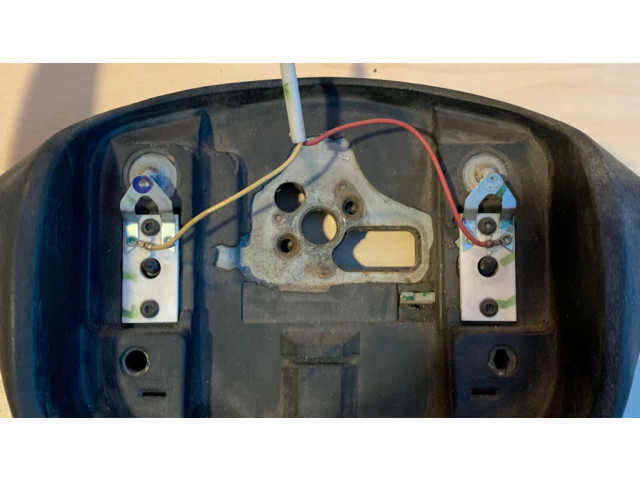 Volant Chevrolet Camaro 1998 16750126