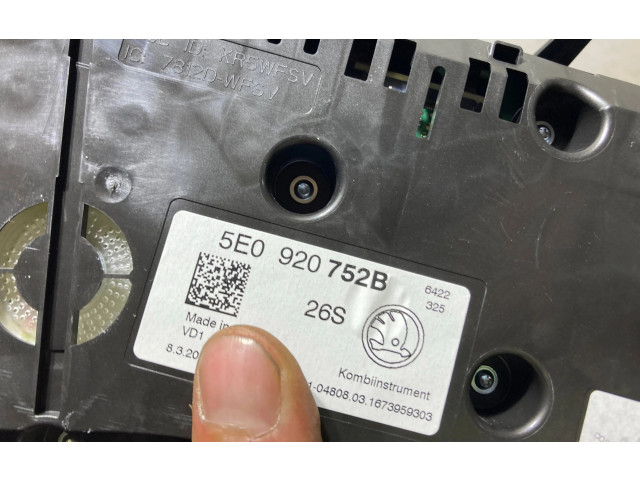 Панель приборов 5E0920752B   Skoda Octavia Mk3 (5E)       