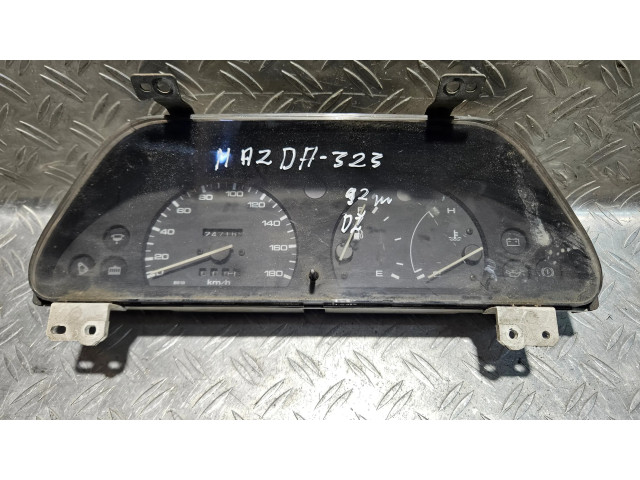 Панель приборов Mazda 323