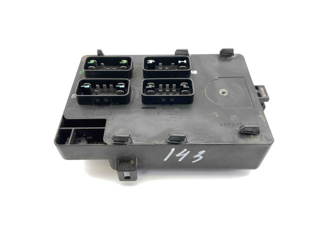 Блок предохранителей LJB2822AB Jaguar XK8 - XKR