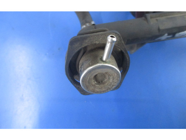 Топливная рампа    Renault Clio I   для двигателя ---