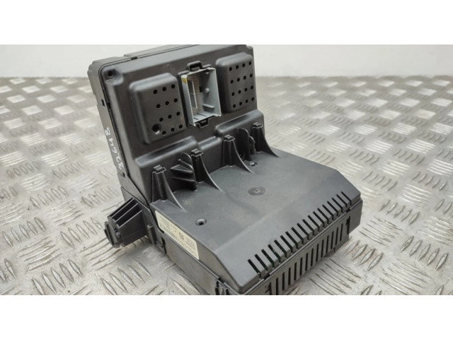 Блок предохранителей  30765646   Volvo XC70    