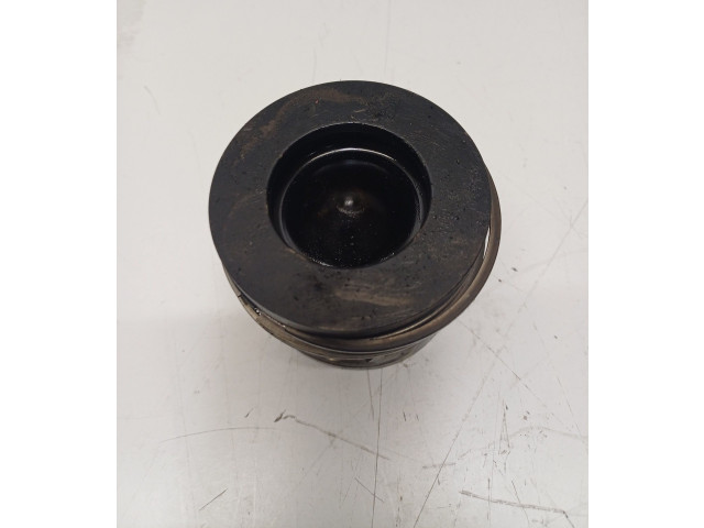 Píst 08402R BMW 5 GT F07