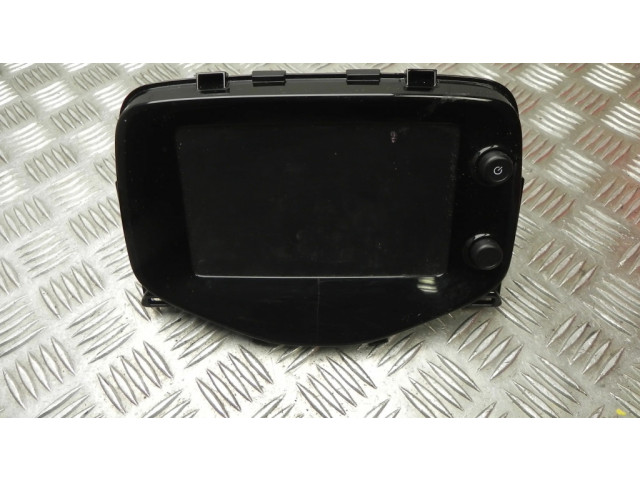 Радио/ проигрыватель CD/DVD / навигация