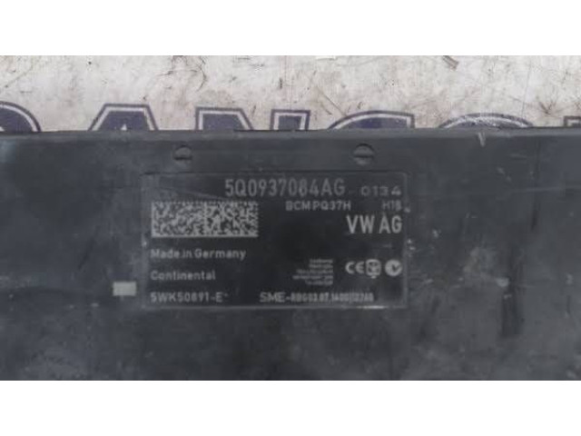 Блок комфорта 5Q0937084AG, DCMPQ37H Skoda Octavia Mk3 (5E)