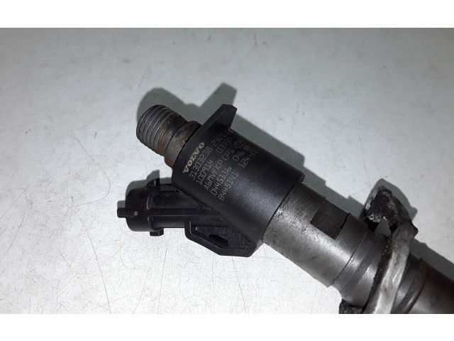 Топливная рампа 31303238, 31303238   Volvo V70  