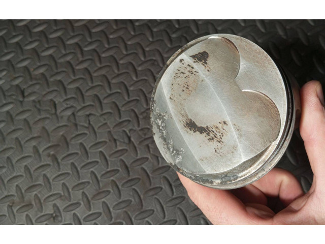 Píst 7838623 BMW M5 S85 B50AA