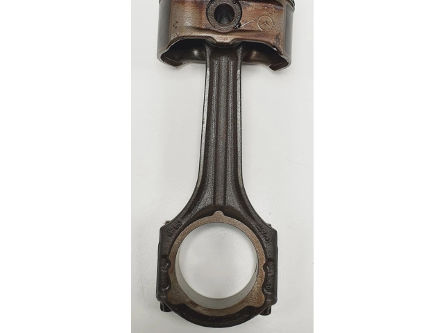  Поршень с шатуном  9046R0  Mercedes-Benz E W210  