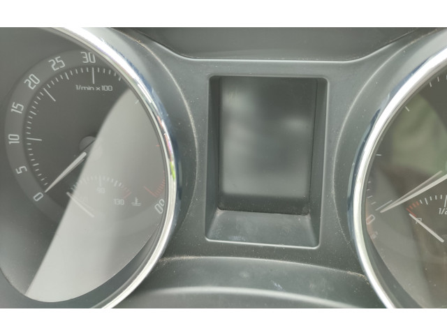 Панель приборов 3T1920841E   Skoda Superb B6 (3T)       