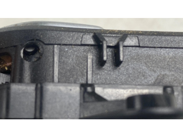 Включатель ручного тормоза