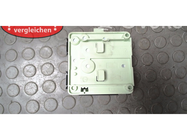 Блок предохранителей  6928945   BMW X3 E83    