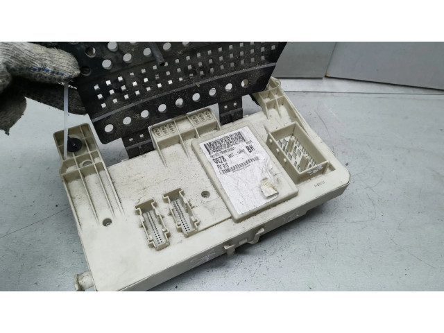 Блок предохранителей 4M5T14A073BH   Ford Focus    