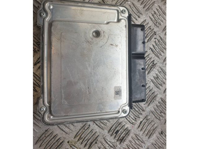 Řídící jednotka 03G906021PF, 03G906021AB Volkswagen Caddy 2008